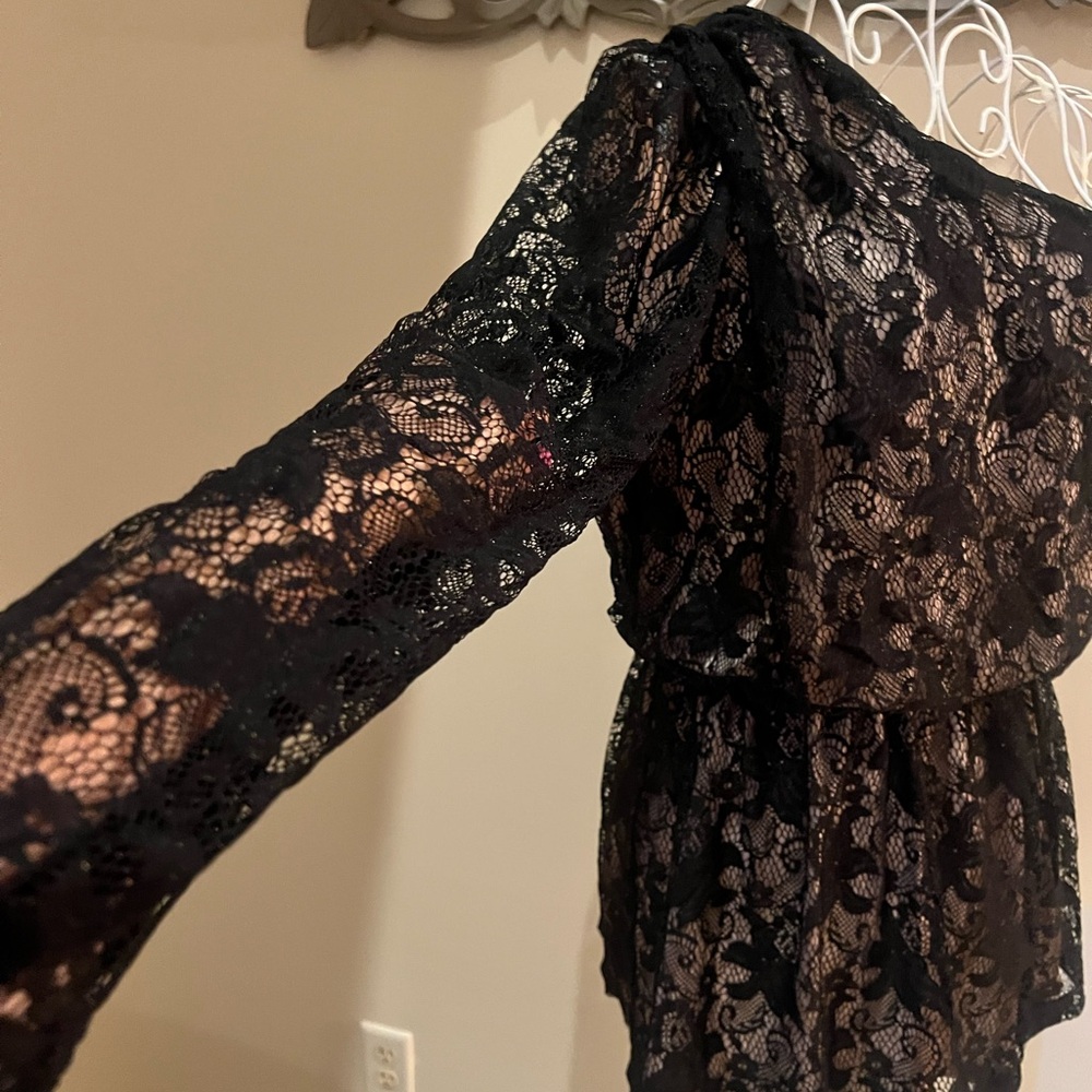 Bisou Bisou Black Lace One-Shoulder Blouse - Picture 5 of 6